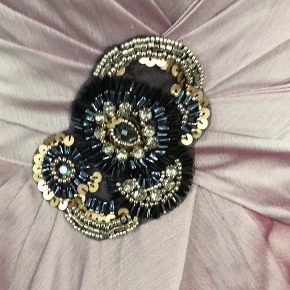 Vertical ruffles/gathers sleeveless knee l… - Picture 10 of 11